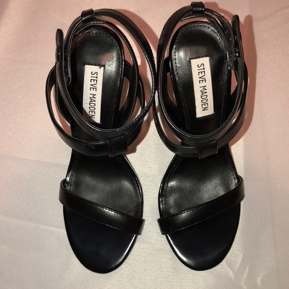 Women Steve Madden Riviting size 7M heels - Picture 5 of 8